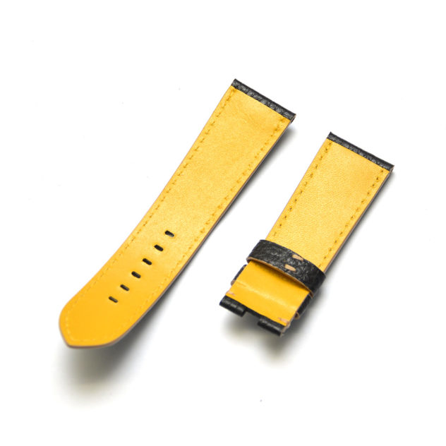 パネライ用時計ベルトオーダー／カラー：黒／ステッチ：ベージュ／裏側：やまぶき／素材：シュリンクレザー