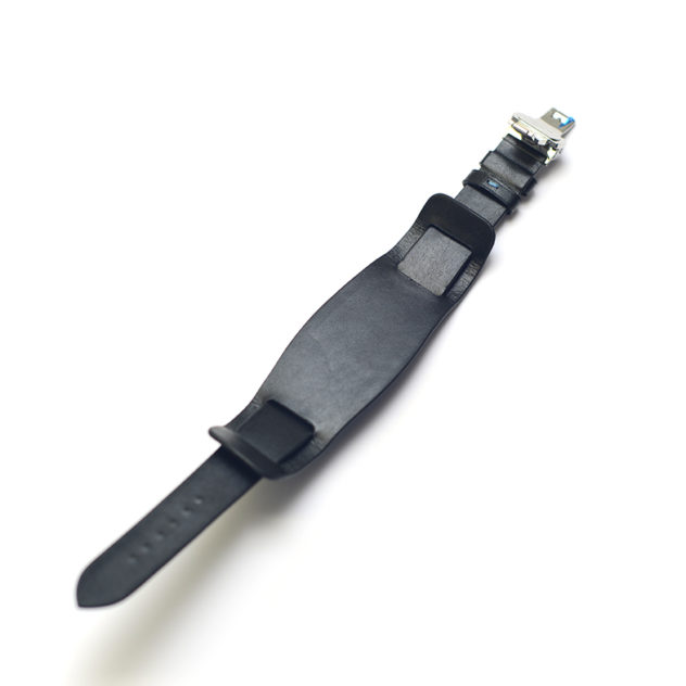 時計ベルトオーダー/カラー:黒/ステッチ:水色/裏側:防水レザー加工 黒/素材:栃木レザーヌメ革