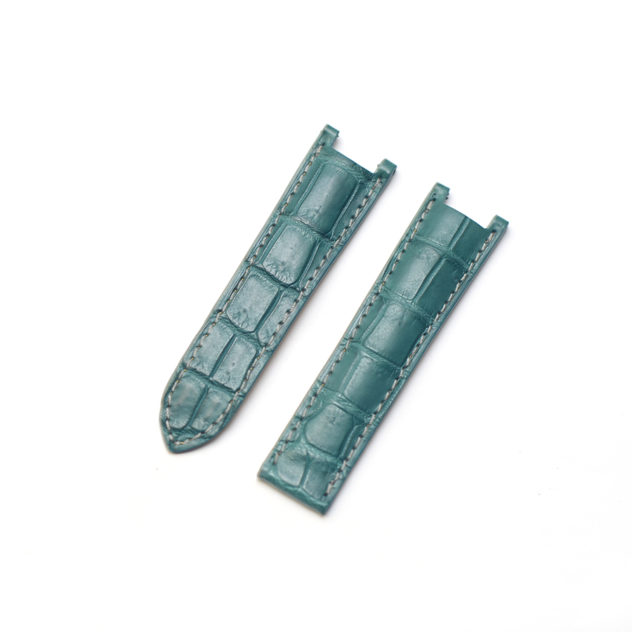 時計ベルトオーダー

素材：クロコダイル
カラー：コバルトブルー
ステッチ：同色
裏側：やまぶき
オプション：カルティエ　パシャ用　凹型取り付け部
